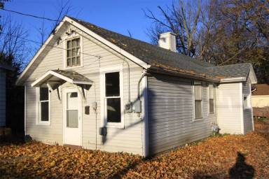 Main picture of 208 W Racine St