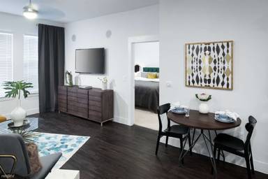 Main picture of 835 Heights Blvd