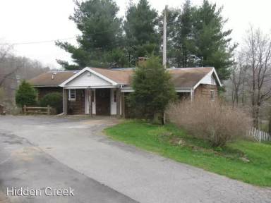 Main picture of 180 Lynn Hill Rd
