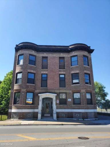 Main picture of 139 W Marquette Rd