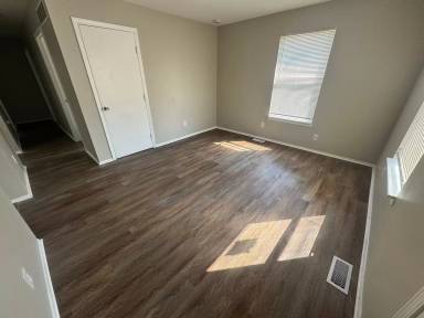 Main picture of 2547 Hord Ave