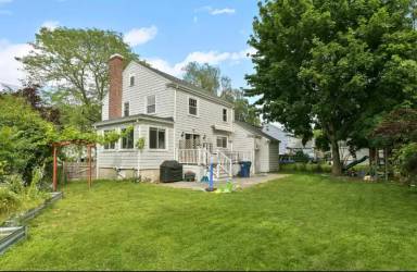 Main picture of 128 Parsons St
