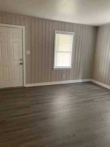 Main picture of 1311 N Main St