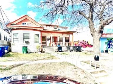 Main picture of 805 W Russell Pl