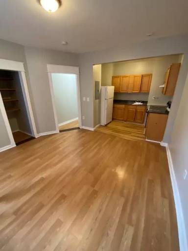 Main picture of 270 Sigourney St