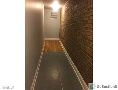 Main picture of 6901-17 S Paxton Ave & 2211-17 E 69th St Apartments