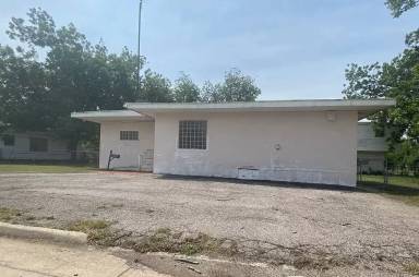 Main picture of 815 W Frantz Ave