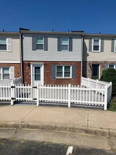 Main picture of 2 Alice Ct