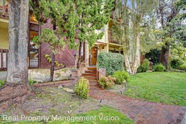Main picture of 445 Ivy St