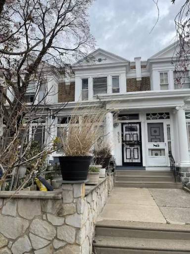 Main picture of 6005 W Columbia Ave