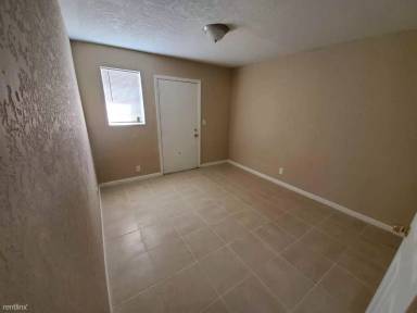 Main picture of 944 Market St
