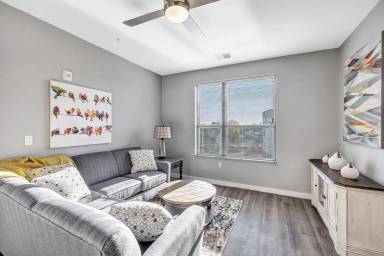 Main picture of 1436 Green St