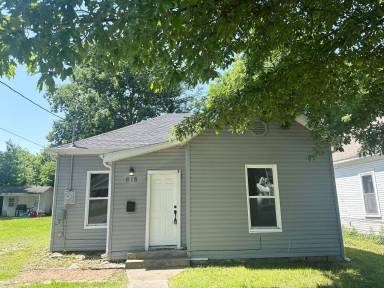 Main picture of 624 W Webster St