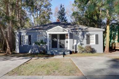 Main picture of 1310 E 55th St