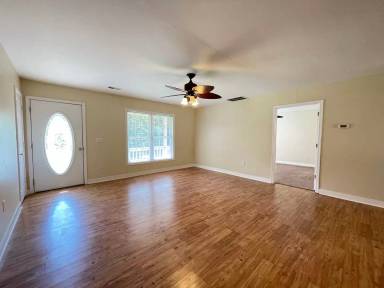 Main picture of 63 Hawthorne Dr