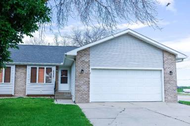 Main picture of 2424 N Howard Ave