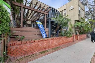 Main picture of 5029 W Point Loma Blvd