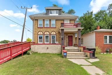 Main picture of 15114 Quincy St