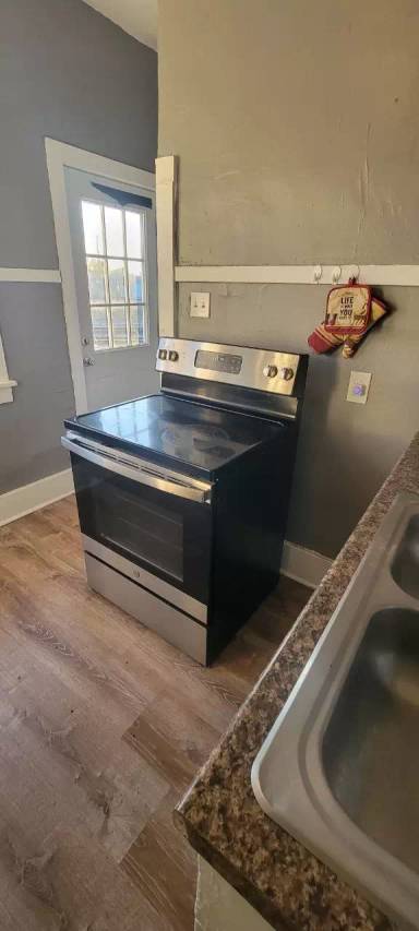 Main picture of 813 Logan Ave