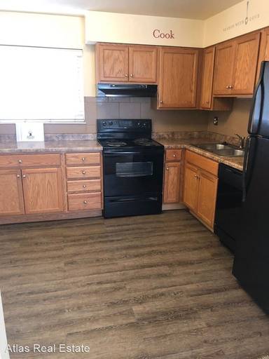 Main picture of 2913 Straus Ln