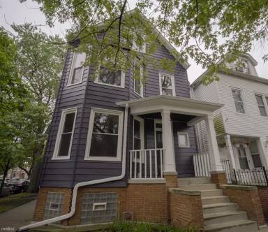 Main picture of 2945 N Ridgeway Ave