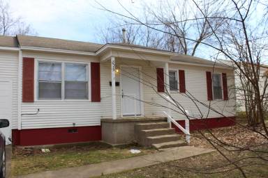 Main picture of 825 N 77th East Ave