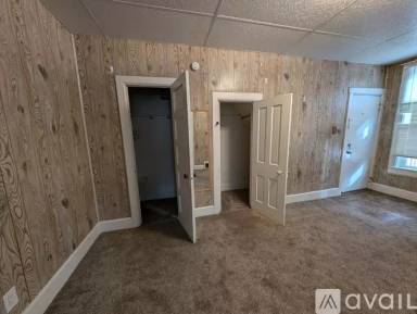 Main picture of 2120 Russell Ave