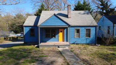 Main picture of 1566 Donald Lee Hollowell Pkwy NW