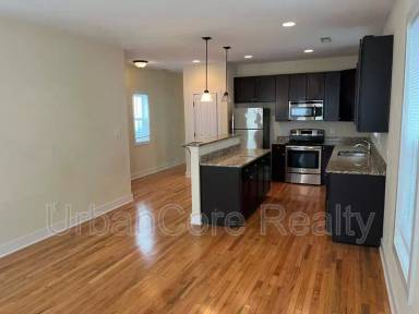 Main picture of 3508 E Clay St