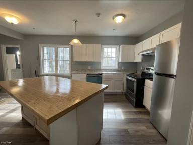 Main picture of 19 Oak Ct