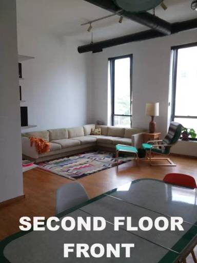 Main picture of 1301 W Chicago Ave