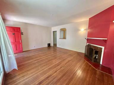 Main picture of 11 Hillview Ave