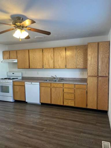 Main picture of 594 Sunflower Rd