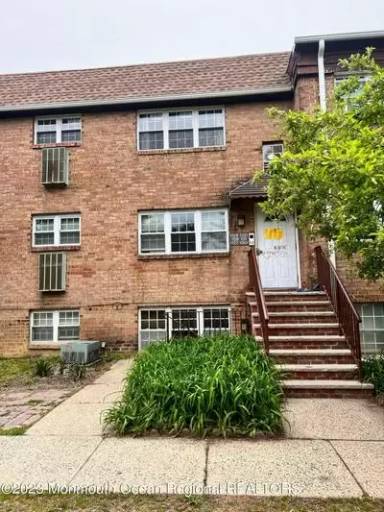 Main picture of 356 College Dr