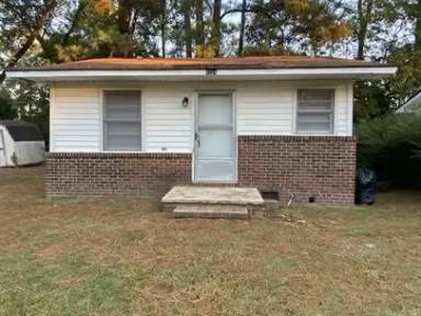 Main picture of 4970 Robin St