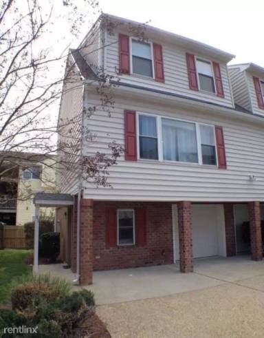 Main picture of 8550 Tidewater Dr