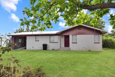 Main picture of 218 W Mesquite Ave