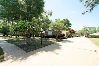 Main picture of 2606 Pinto Ln