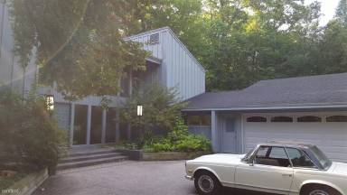 Main picture of 2150 W 32nd St