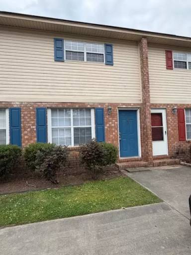 Main picture of 114 Pinewood Street