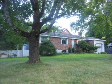 Main picture of 14 Lyman Rd
