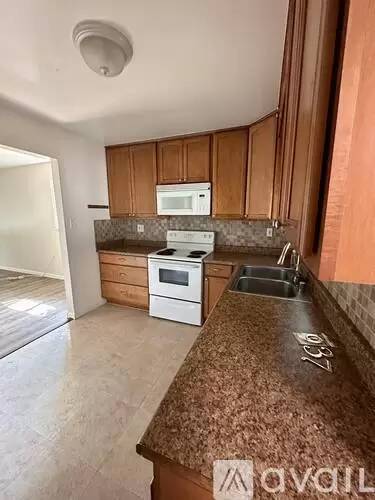 Main picture of 37 N Humboldt St
