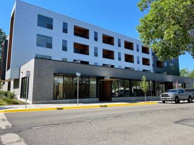 Main picture of 718 W Babcock St