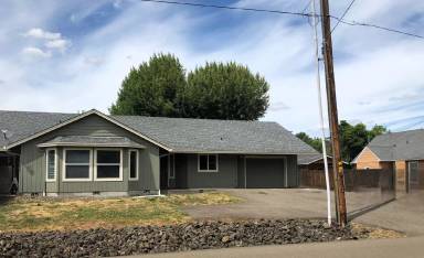 Main picture of 3094 NE Douglas Ave