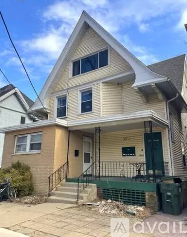 Main picture of 321 W Wilson St