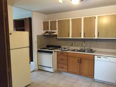 Main picture of 305 S Glenn Dr