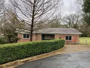 Main picture of 103 Cedarwood Ct