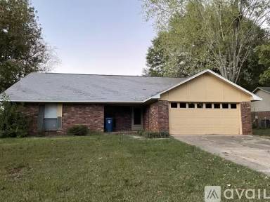 Main picture of 10 Pebble Brook Dr