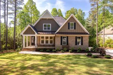 Main picture of 605 Chapel Ridge Dr