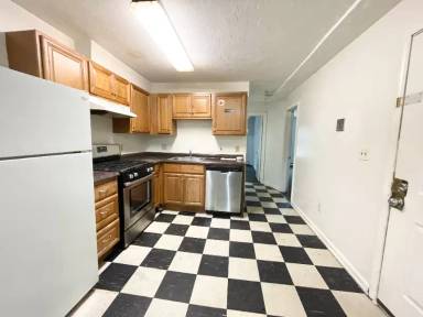 Main picture of 92 Hammond St